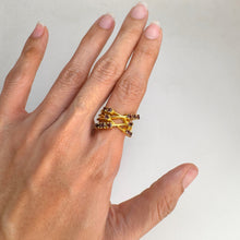 Load image into Gallery viewer, 2 x 5 mm. Round Cut Purple Pink Tanzanian Sapphire Cluster Ring
