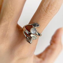 Load image into Gallery viewer, Handmade 5 mm. Round Cabochon White Ceylon Moonstone Leaf Ring
