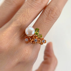 8 mm. Freshwater Pearl and Peridot with Cz Accents Cluster Ring