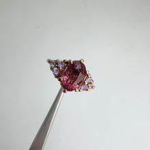 Load and play video in Gallery viewer, Handmade 6 x 9 mm. Oval Cut Purplish Pink Brazilian Tourmaline and Sapphire Cluster Ring
